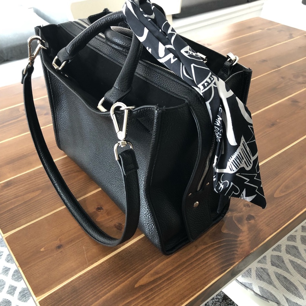 Steve Madden Purse , great size many pockets